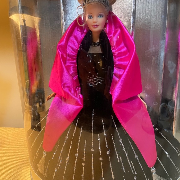 1998 Mattel Holiday Barbie in Box, Collectible Barbie Doll - Picture 4 of 7